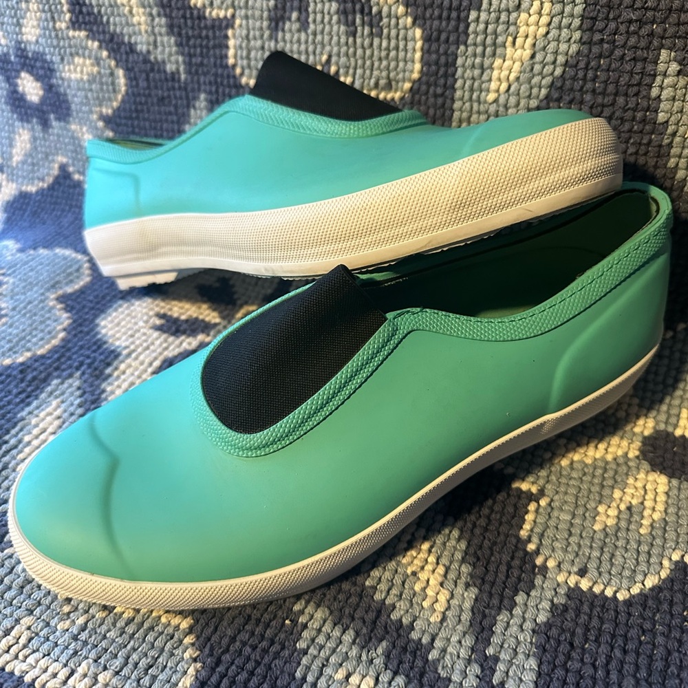 🌧️ Hunter Waterproof Slip-On Rain Shoes – Women’s US 9 (UK 7) – Like New